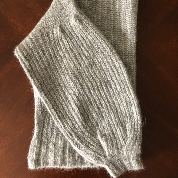 SOLD (on another platform) ✨Sézane Olric Pull✨ - Picture 16 of 16